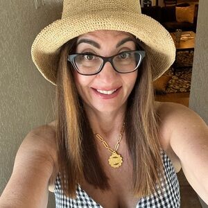 Meet your Posher, Kim